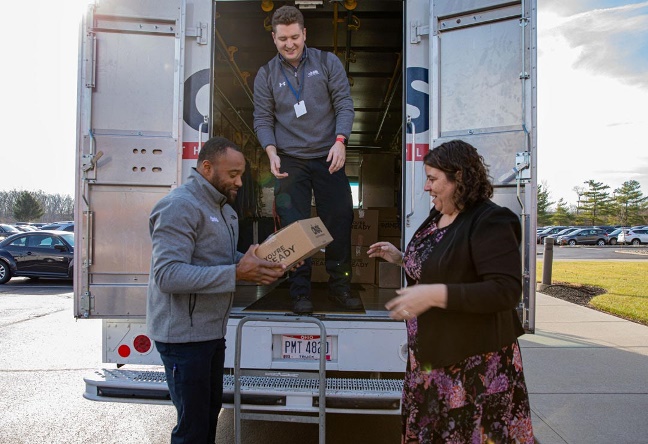 cintas partners loading donations into cintas truck